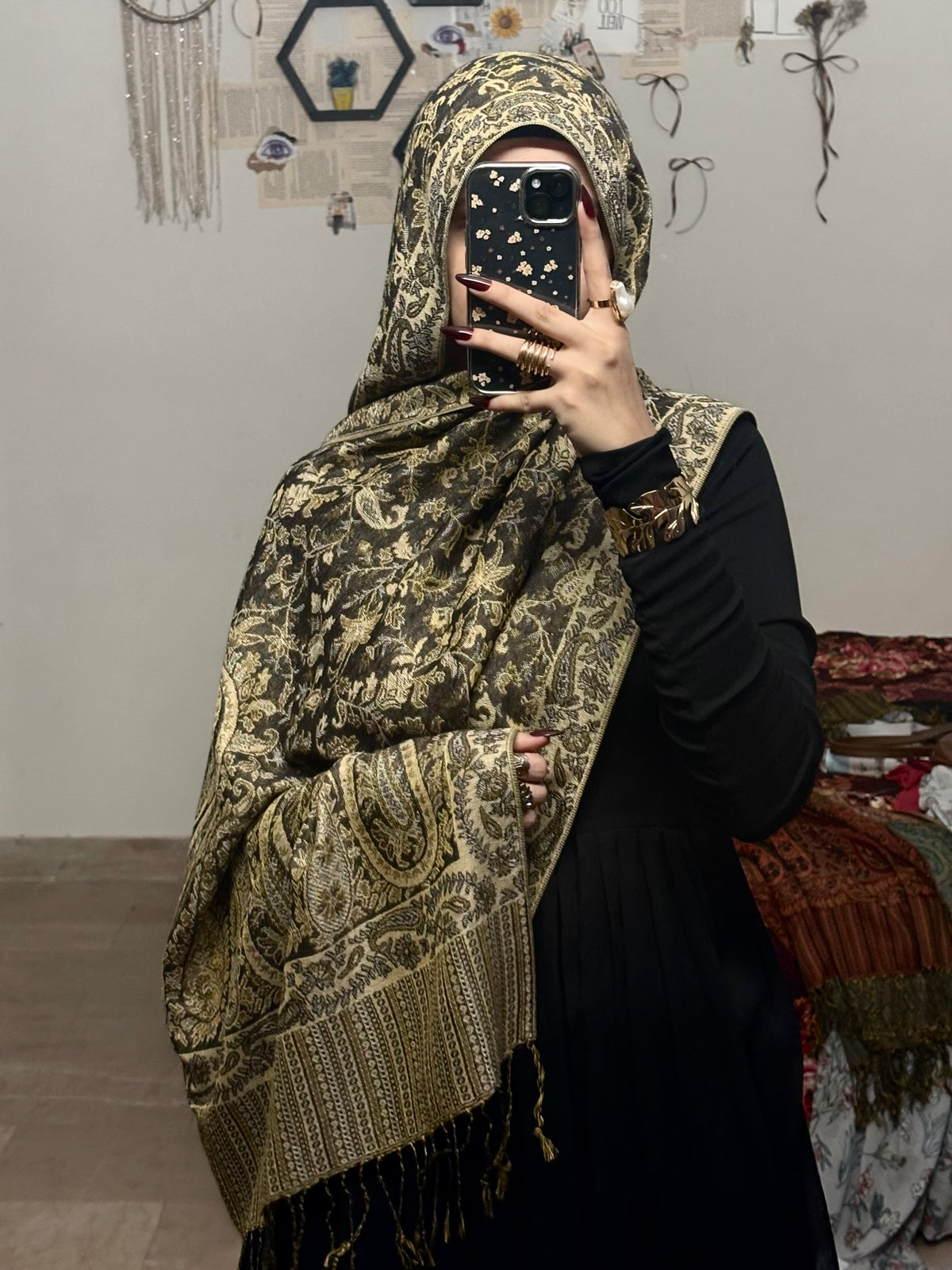 Minsha Black & off white Pashmina
